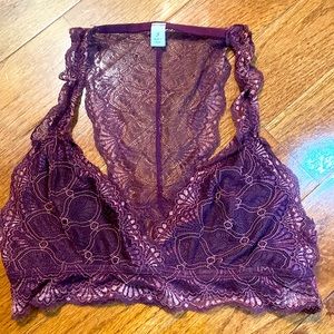 Beautiful boutique lace bralette in a dark purple. Size small